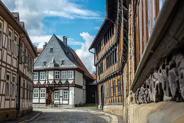 Explorer les Plus Beaux Villages Médiévaux en France