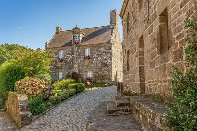 10 Astuces pour Explorer la France comme un Local