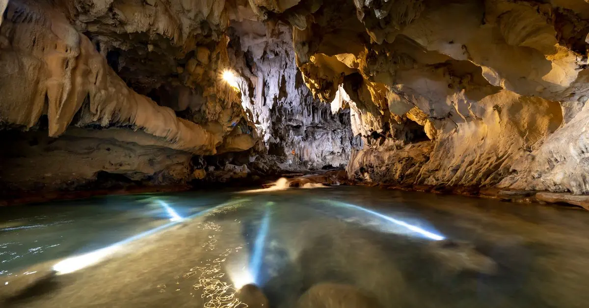 Les Plus Belles Grottes à Explorer en France
