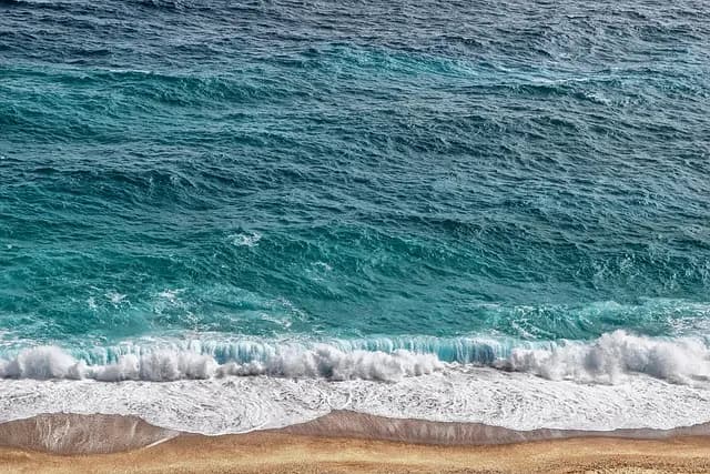 Comment Explorer les Plages Cachées de France