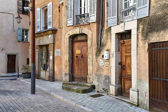 Découvrez les Plus Beaux Villages à Explorer lors de Vos Vacances