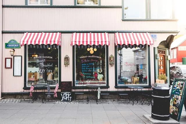 10 Astuces pour Explorer la France comme un Local