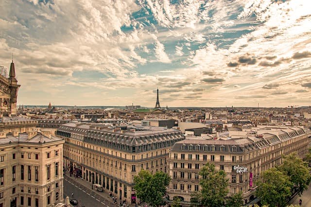 10 Activités Incontournables à Découvrir pour des Vacances en France
