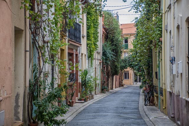 10 Astuces pour Explorer la France comme un Local