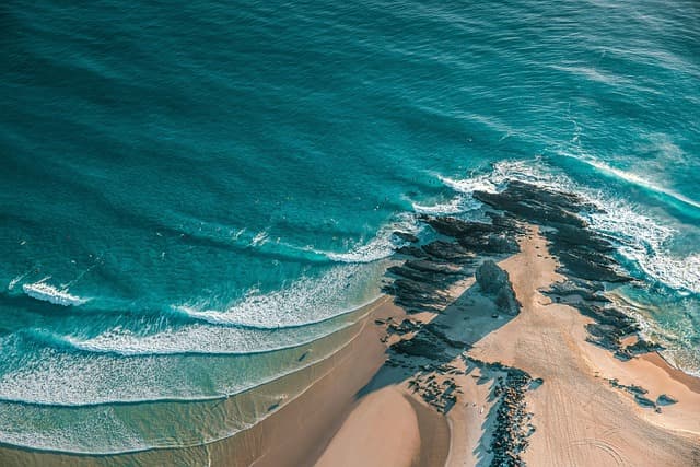 Explorer les Plages Cachées de France: Guide Complet