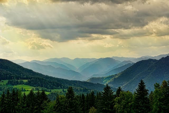 Guide Pratique pour Explorer les Plus Beaux Éco-Lieux en France